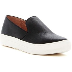 Abound Renzo black leather slip on sneaker